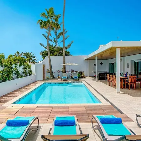 Villa Ana Maria By
